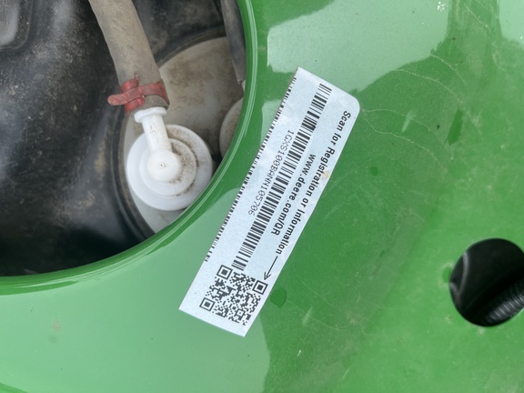 Used 2022 John Deere S100 Lawn & Garden Tractors at Horizon Ag & Turf in St. Paul, AB - Photo5