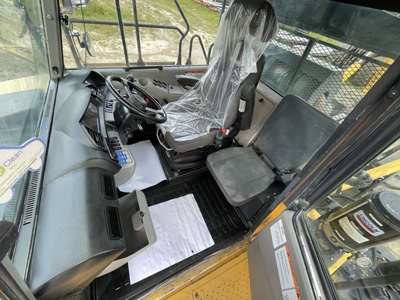 2016 Komatsu HM400