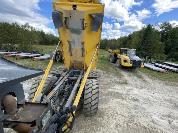 2016 Komatsu HM400