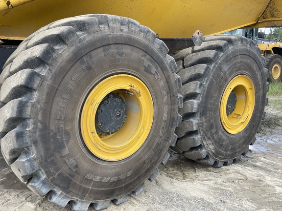 2016 Komatsu HM400
