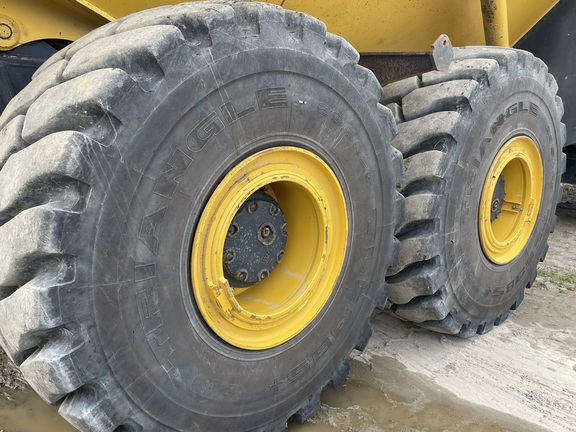 2016 Komatsu HM400