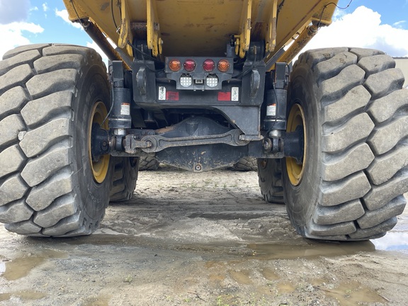 2016 Komatsu HM400