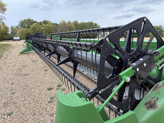 2016 John Deere 630F - Photo13