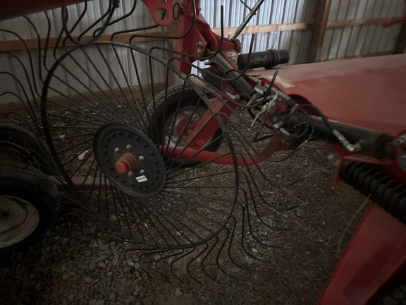 Used 2018 Kuhn SpeedRake SR 110 GII Rakes at Koenig Equipment in Urbana, OH - Photo4