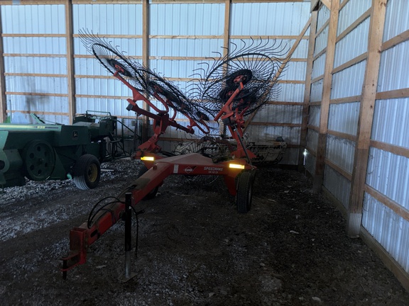 Used 2018 Kuhn SpeedRake SR 110 GII Rakes at Koenig Equipment in Urbana, OH - Photo3