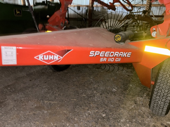 Used 2018 Kuhn SpeedRake SR 110 GII Rakes at Koenig Equipment in Urbana, OH - Photo5