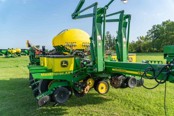 Used 2011 John Deere 1770NT Planters: Drawn at Koenig Equipment in Anna, OH - Photo7