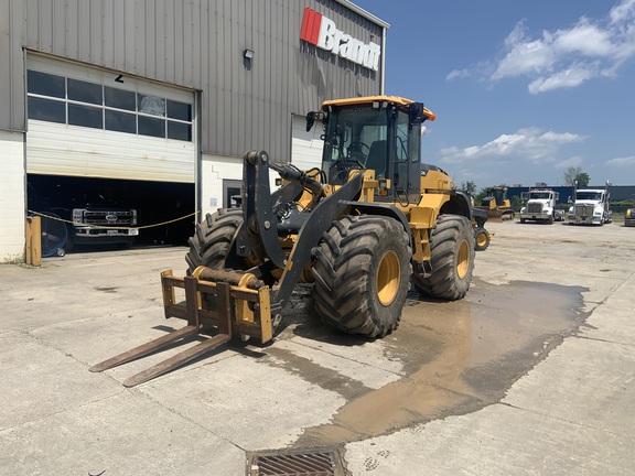 Photo of a 2020 John Deere 624L