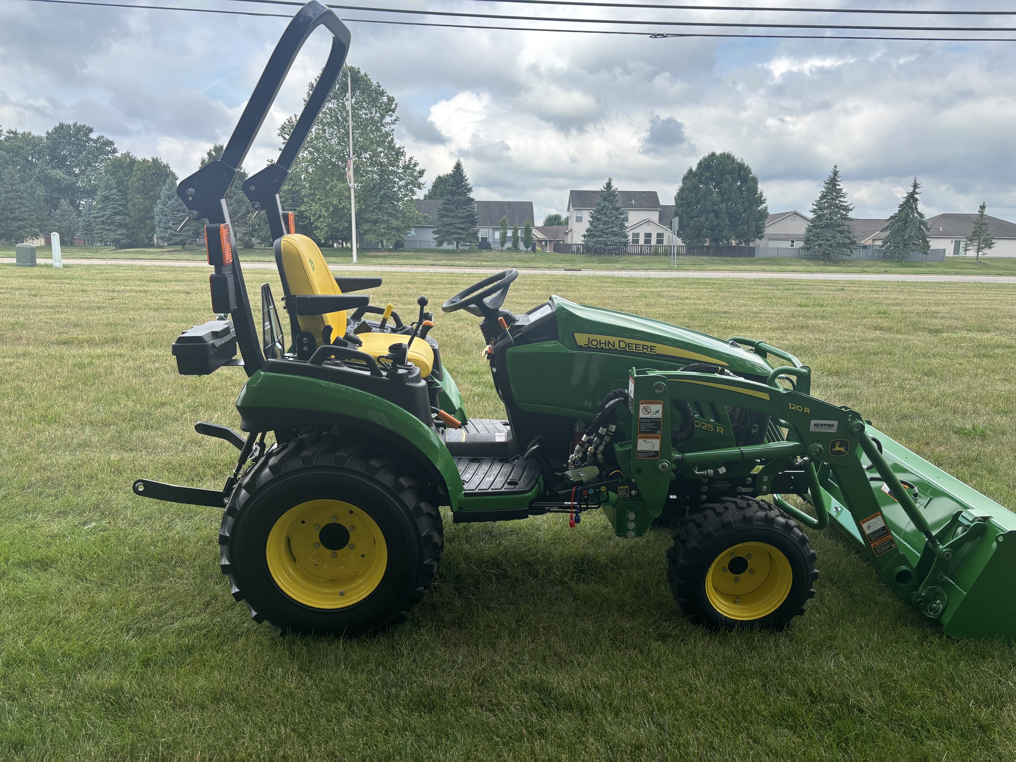 New In-Stock 2026 John Deere 2025R Compact Utility Tractors at Koenig Equipment in Knightstown, IN - PhotoXL5