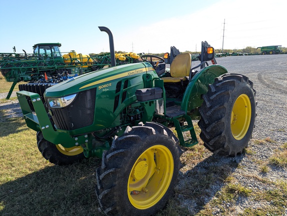 Photo of 2024 John Deere 5060E