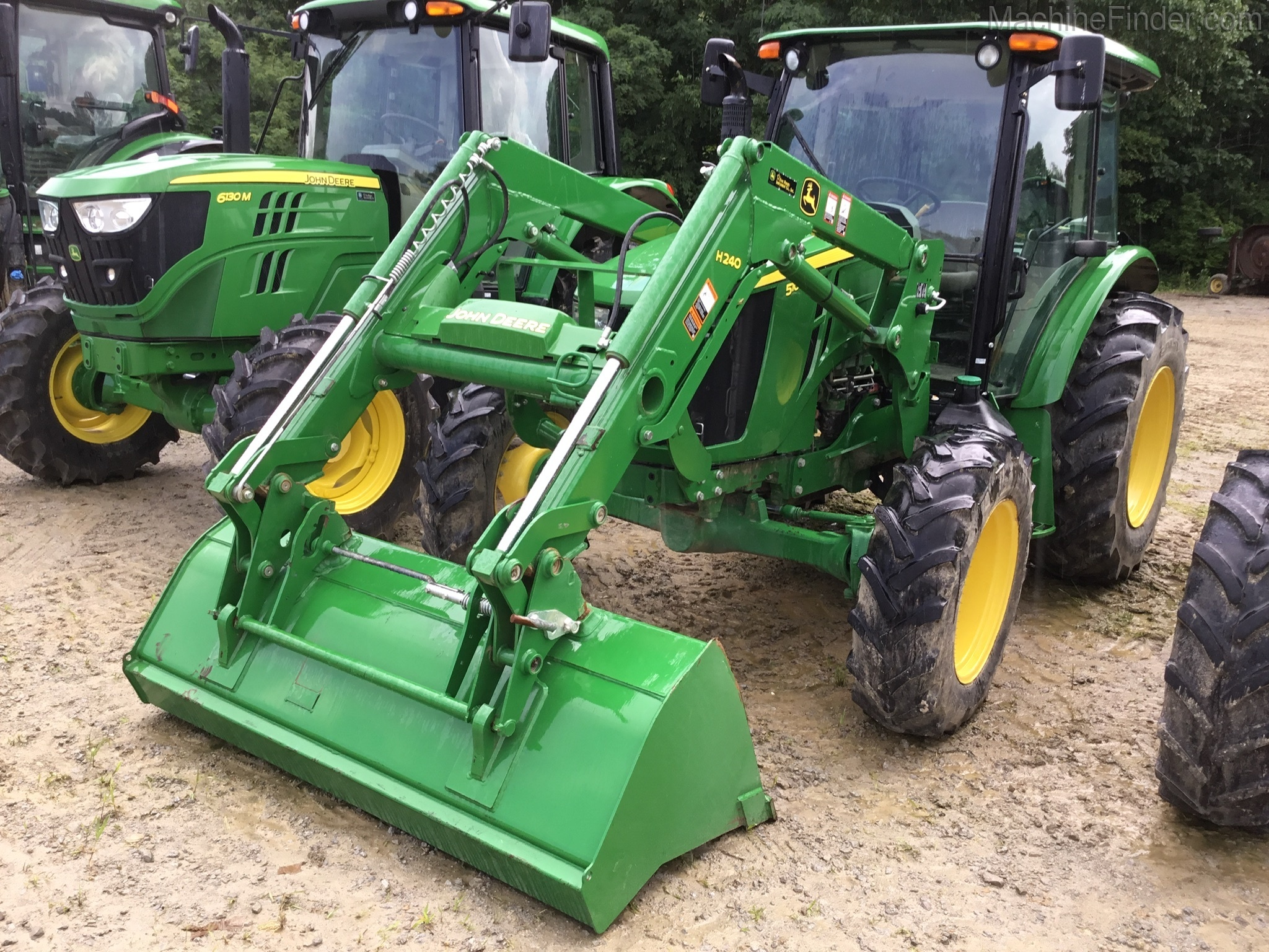 2015 John Deere 5100E Image 1
