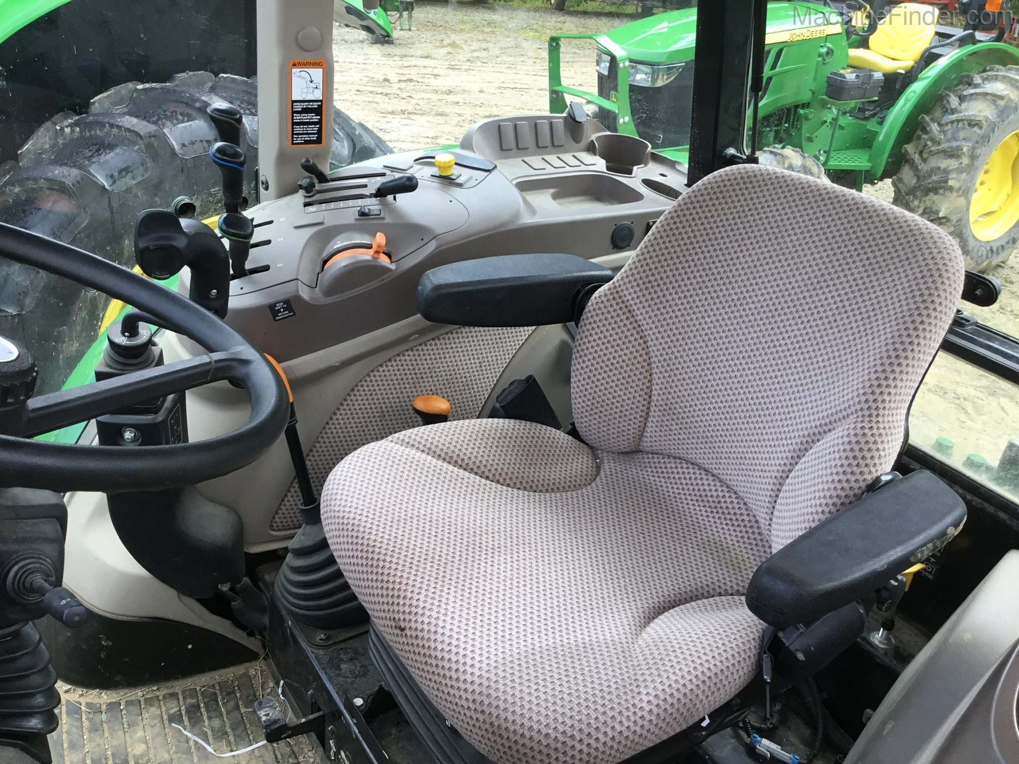 2015 John Deere 5100E Image 5