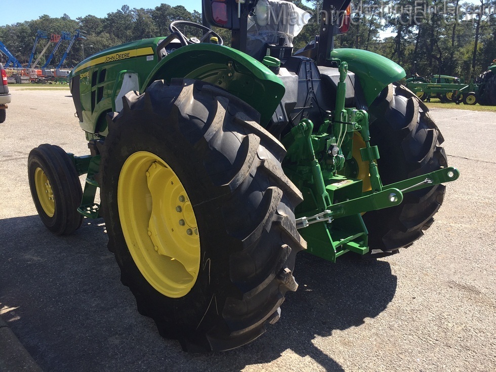 2020 John Deere 5065E Image 5