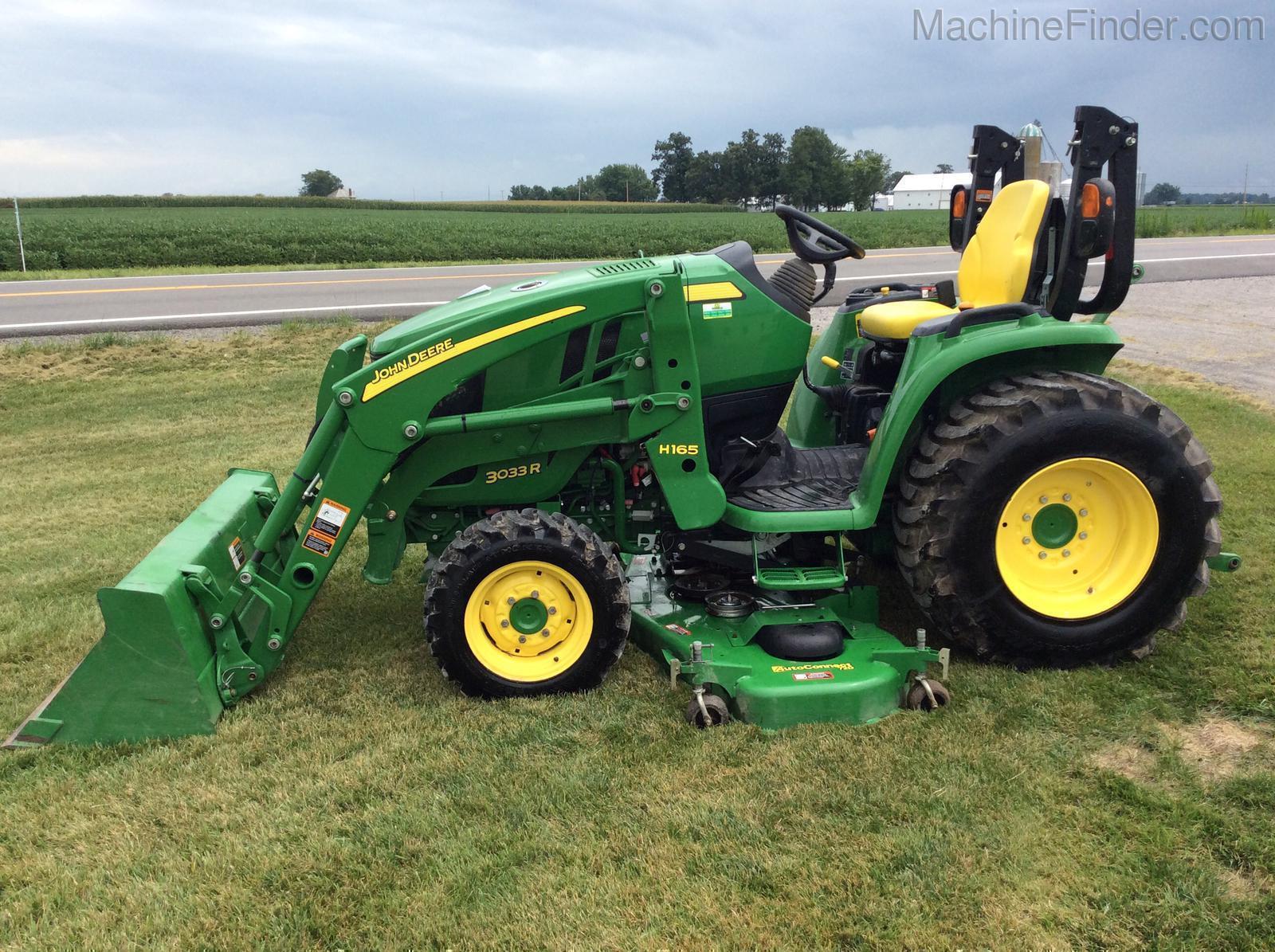2020 John Deere 3033R Image 2