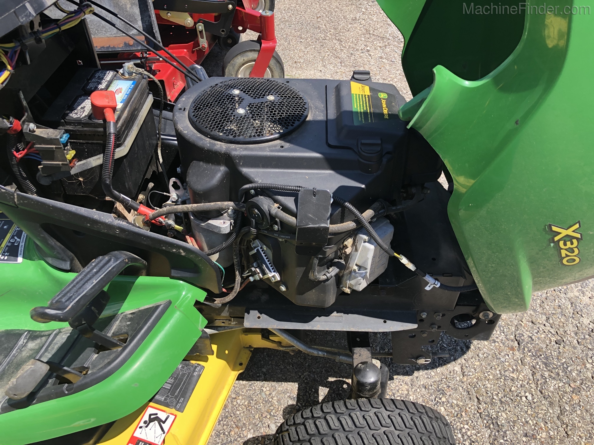 2011 John Deere X320 Image 6