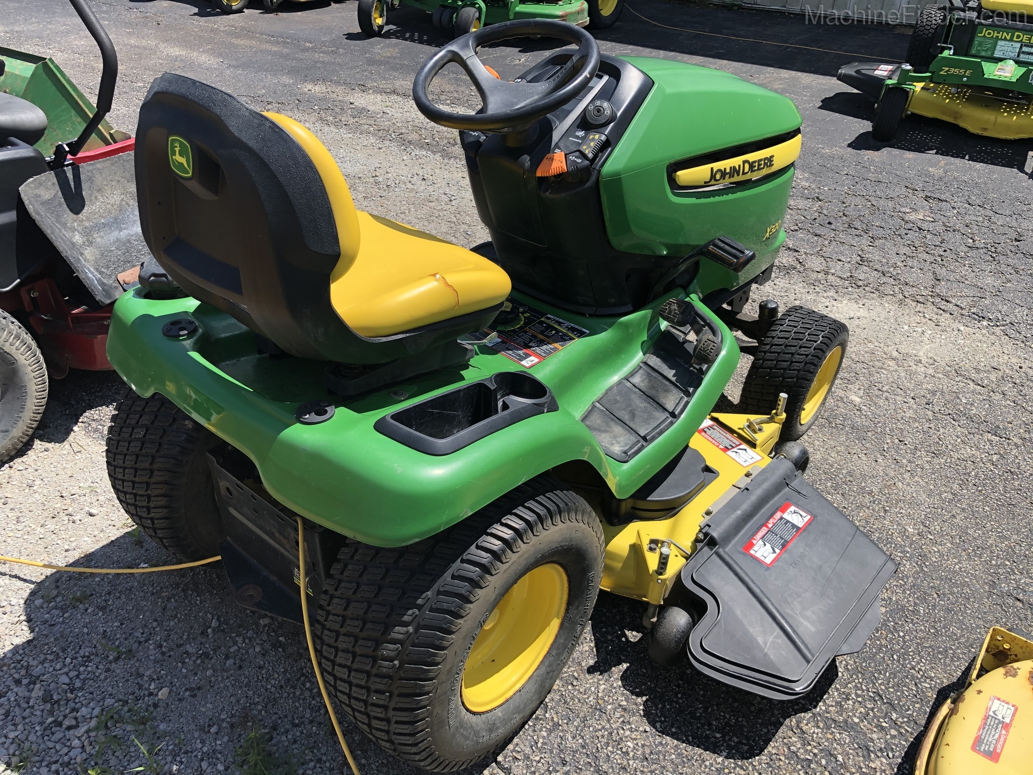 2011 John Deere X320 Image 2