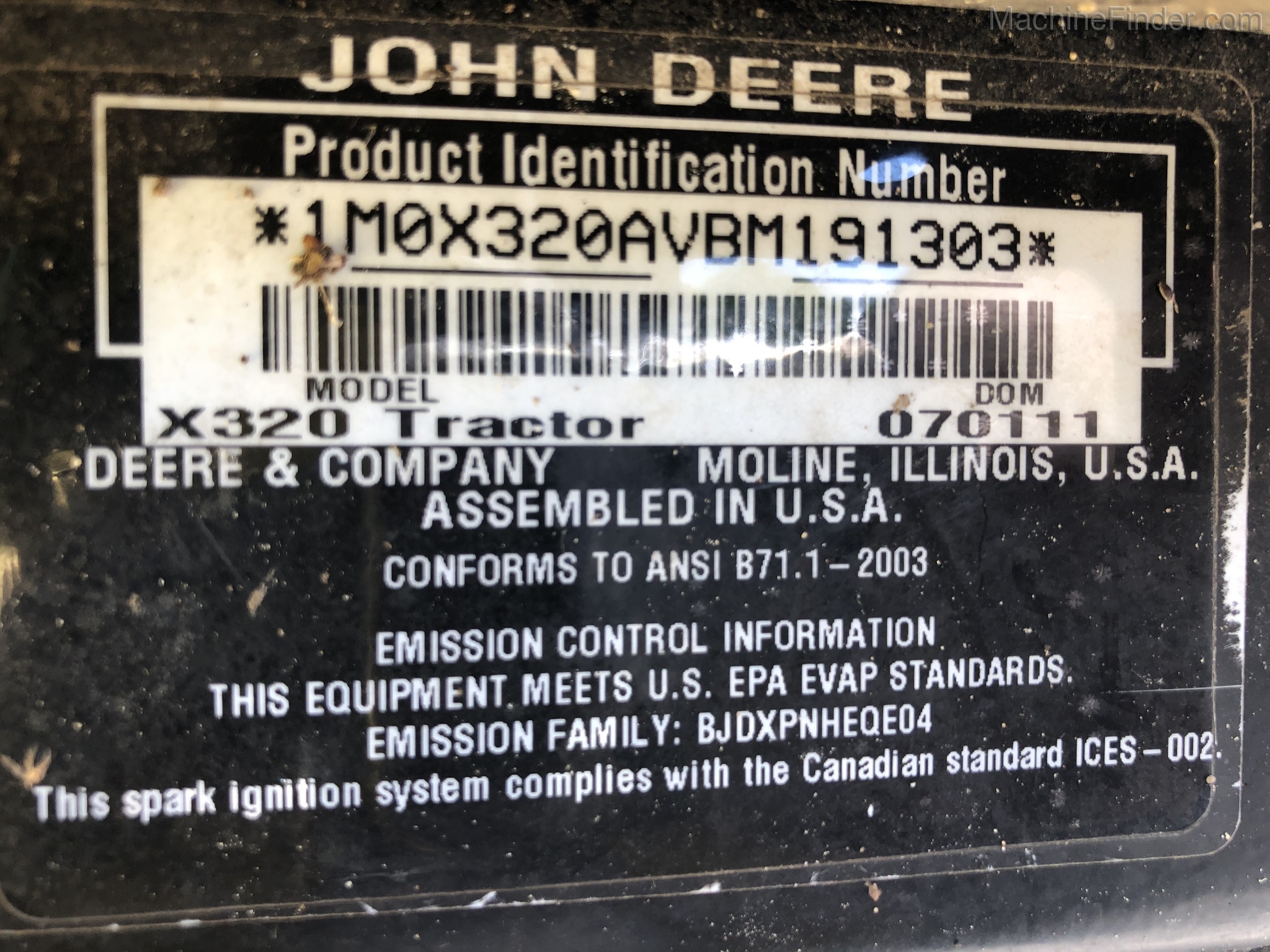 2011 John Deere X320 Image 10