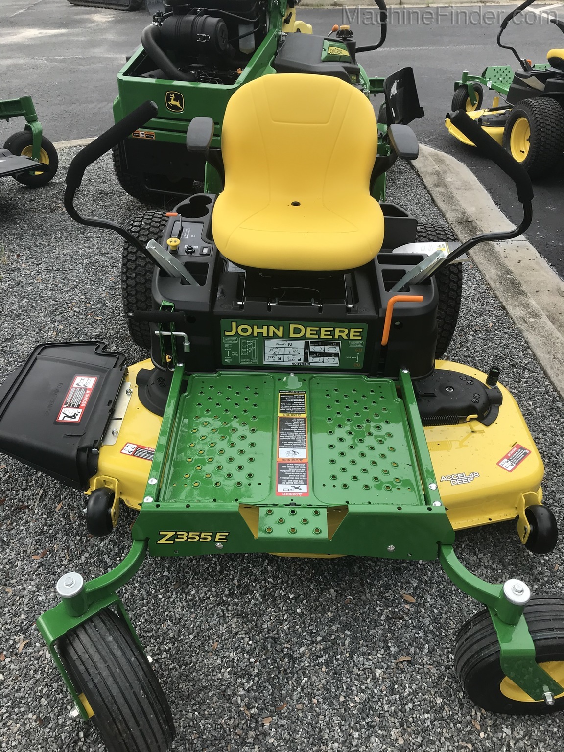 2021 John Deere Z355E Image 8