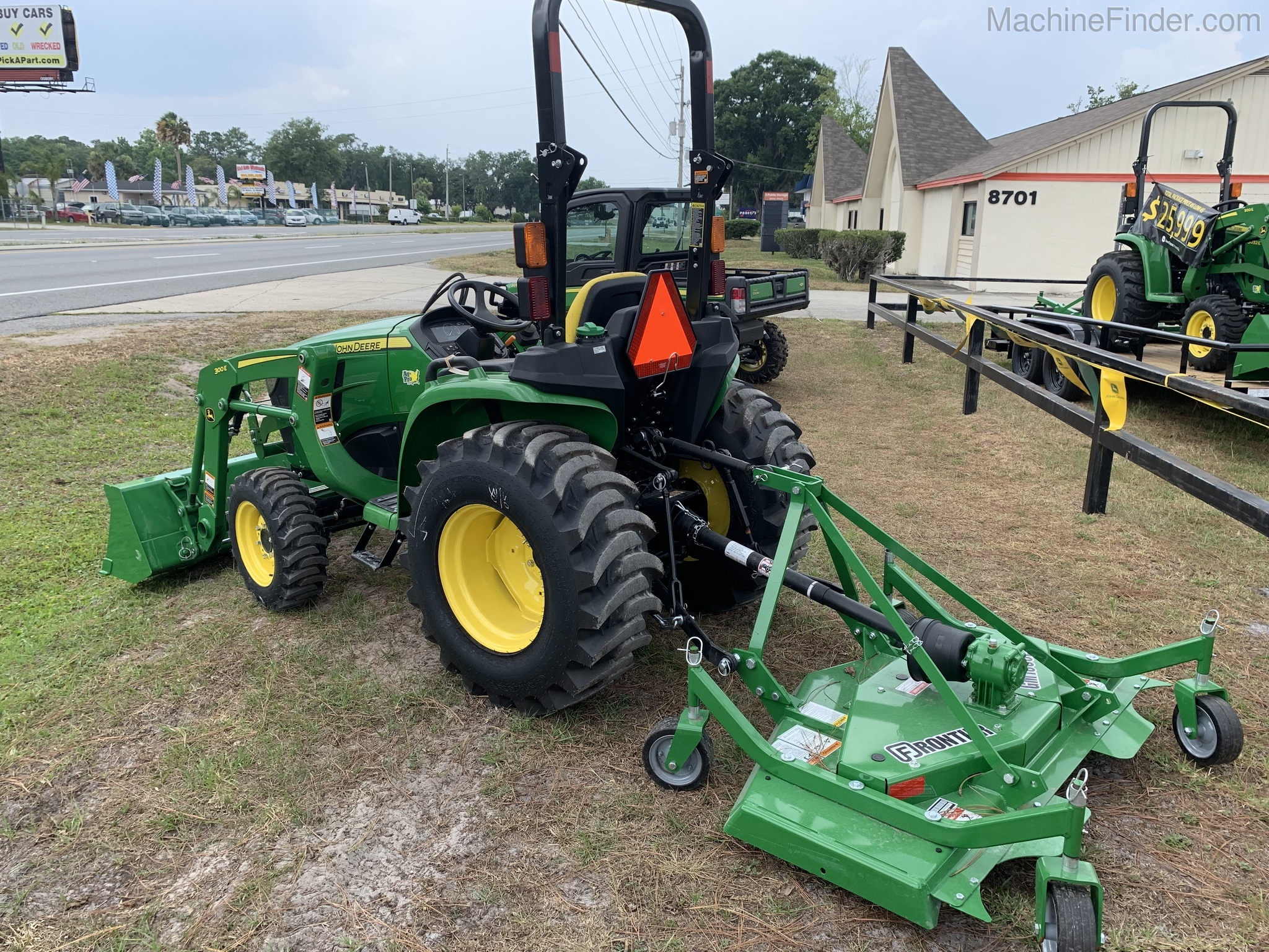 2020 John Deere 3025E Image 2