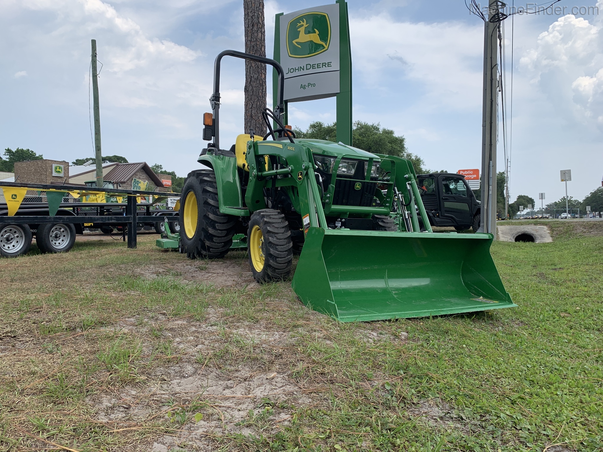 2020 John Deere 3025E Image 5