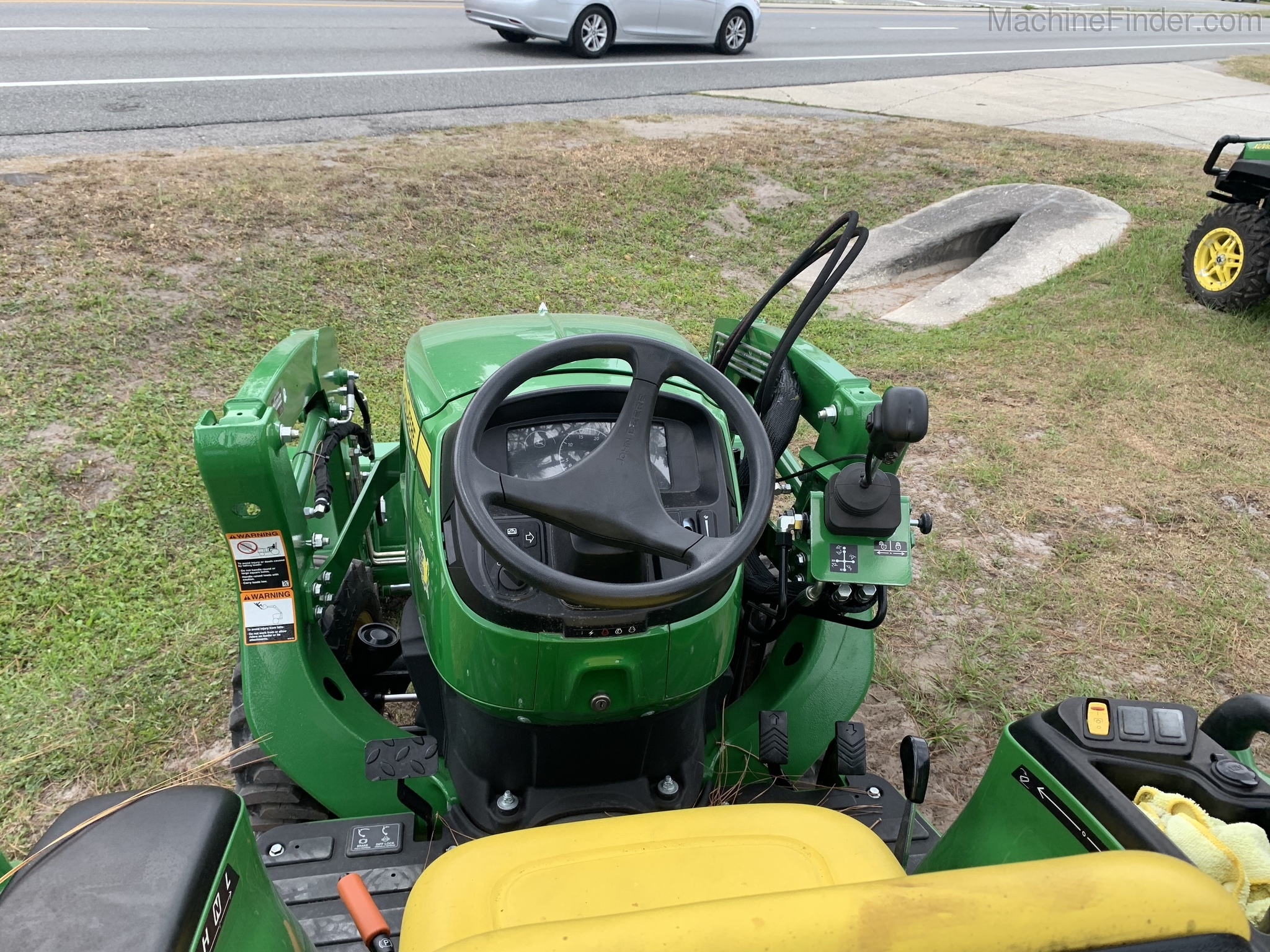 2020 John Deere 3025E Image 7
