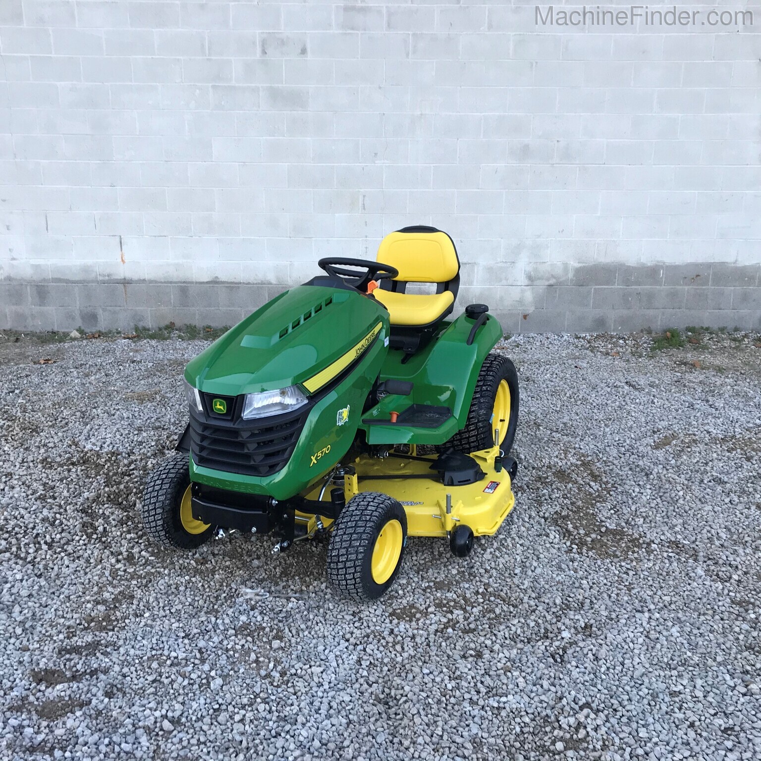2020 John Deere X570 Image 3