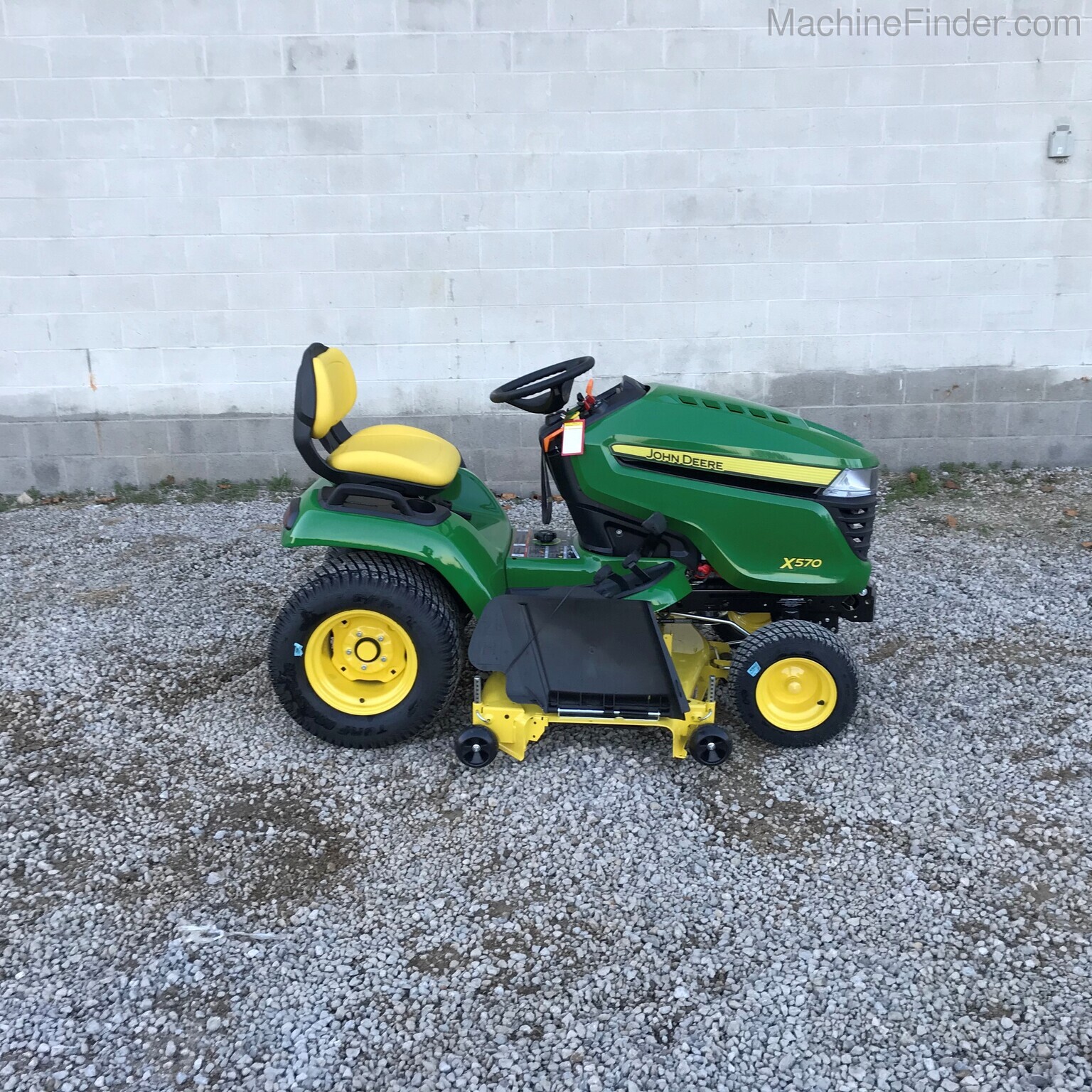 2020 John Deere X570 Image 5