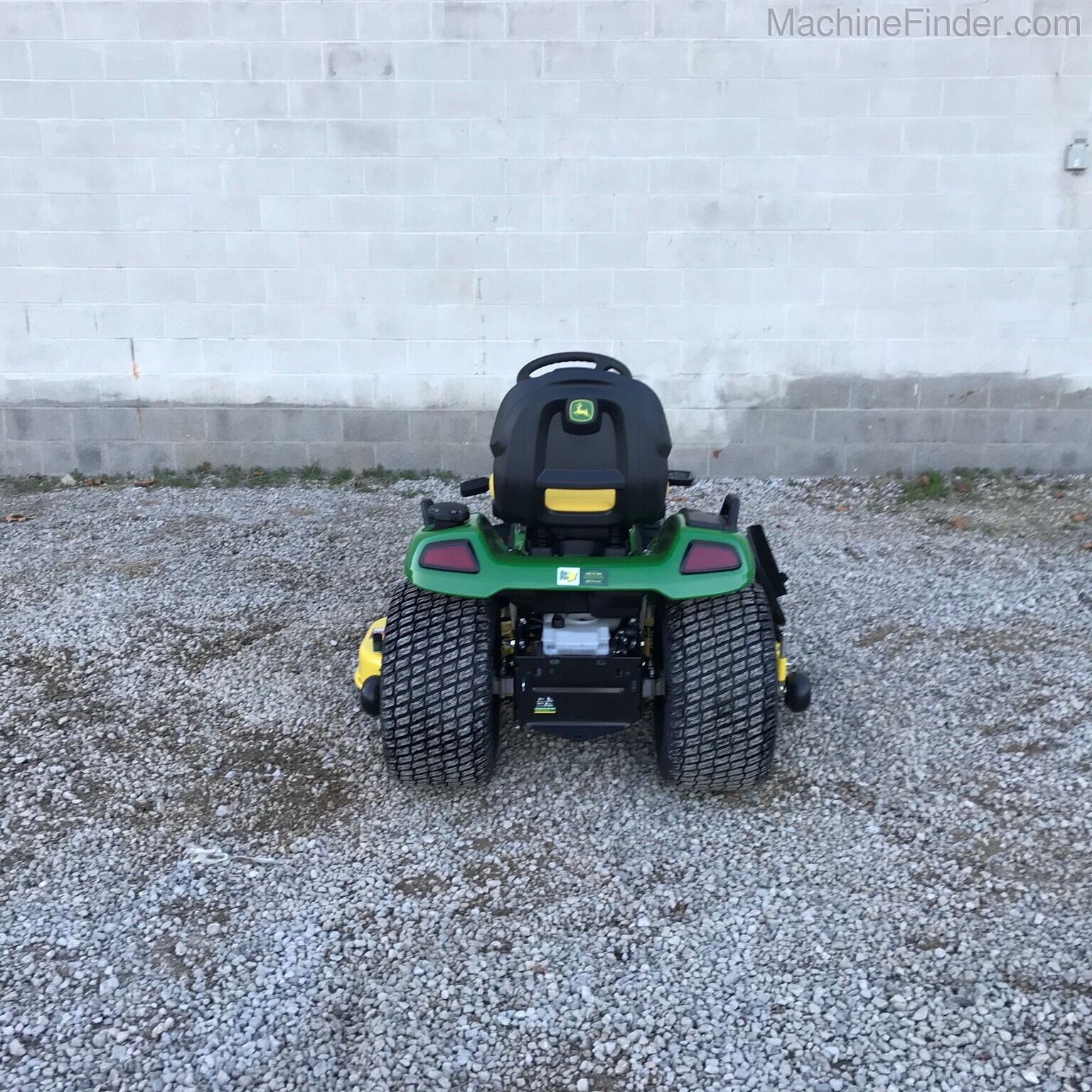 2020 John Deere X570 Image 8
