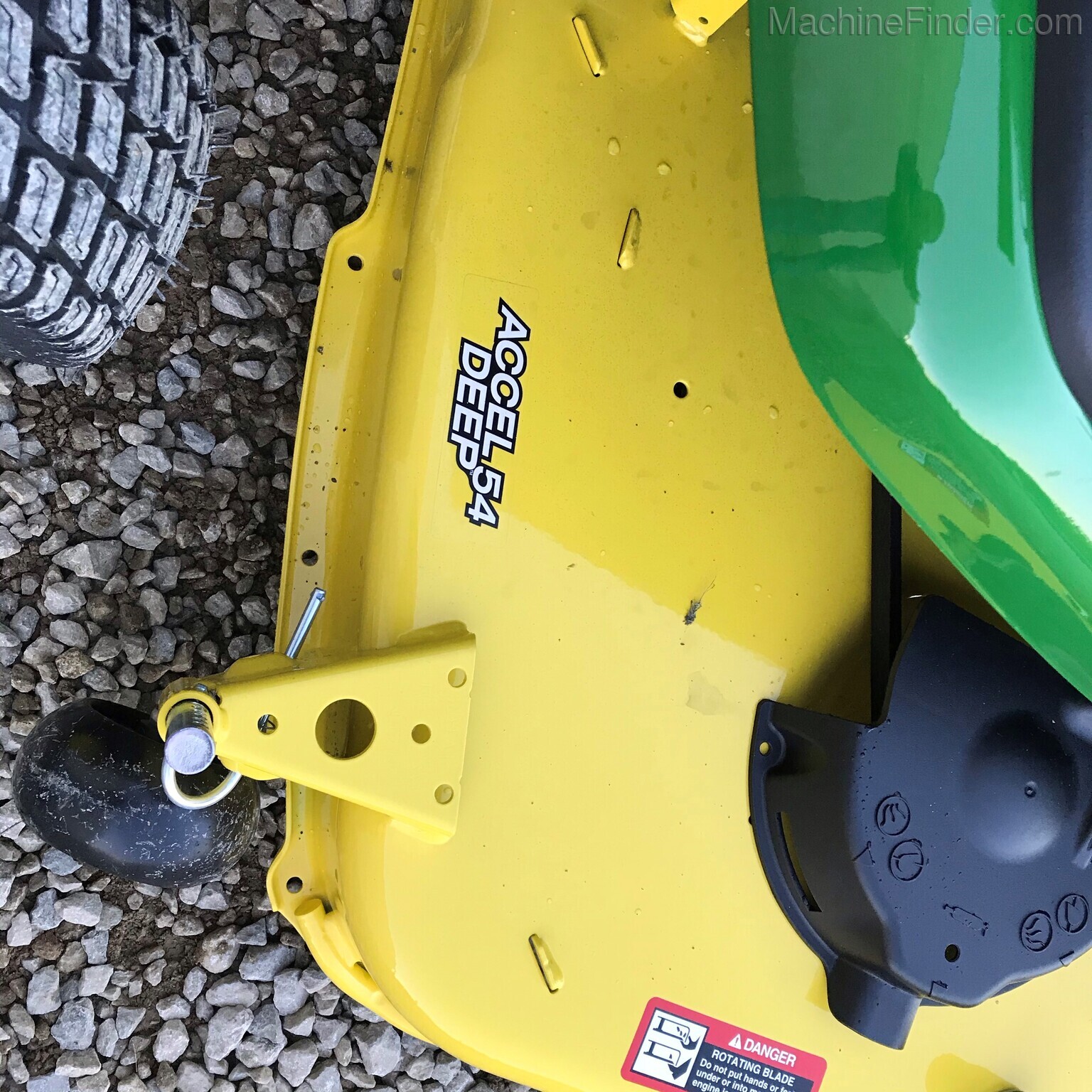 2020 John Deere X570 Image 10