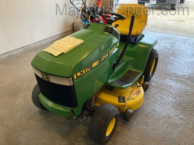 1997 John Deere LX176 Image 3