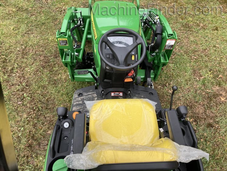 2020 John Deere 1025R Image 6
