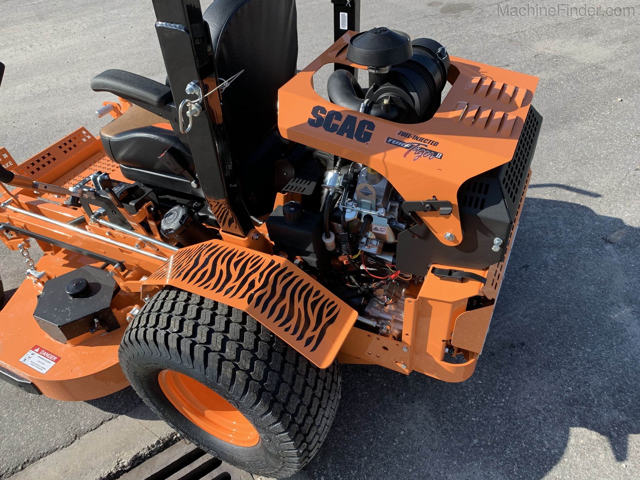 2020 Scag STTII61V-37BVEFI Image 5