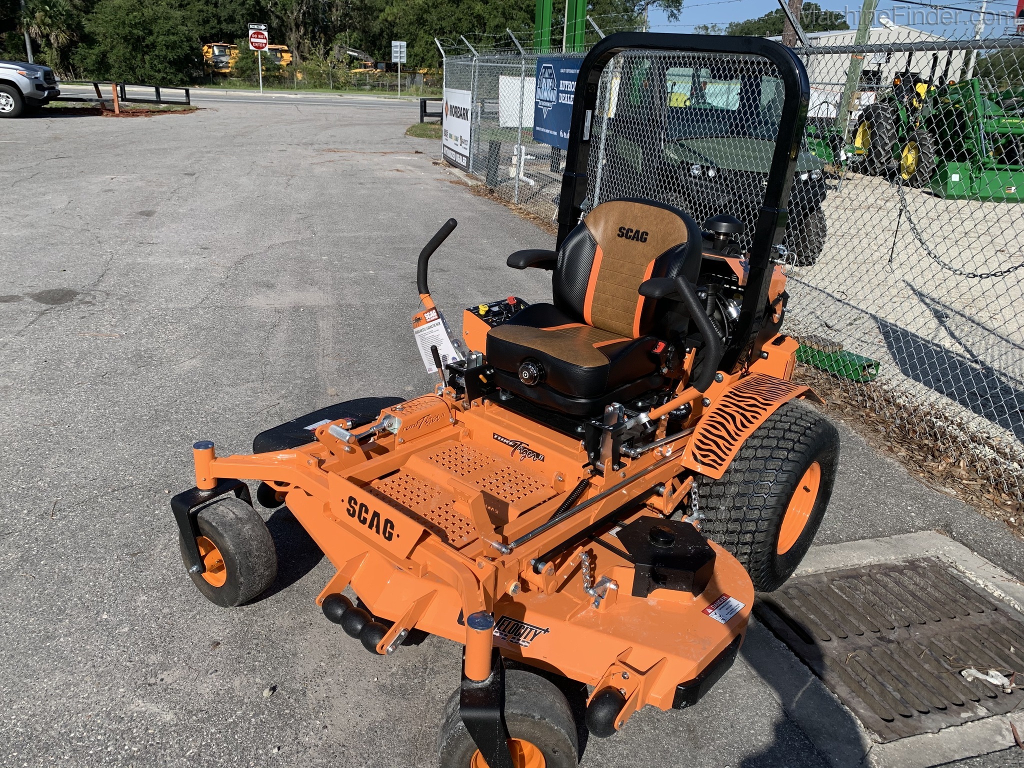 2020 Scag STTII61V-37BVEFI Image 6