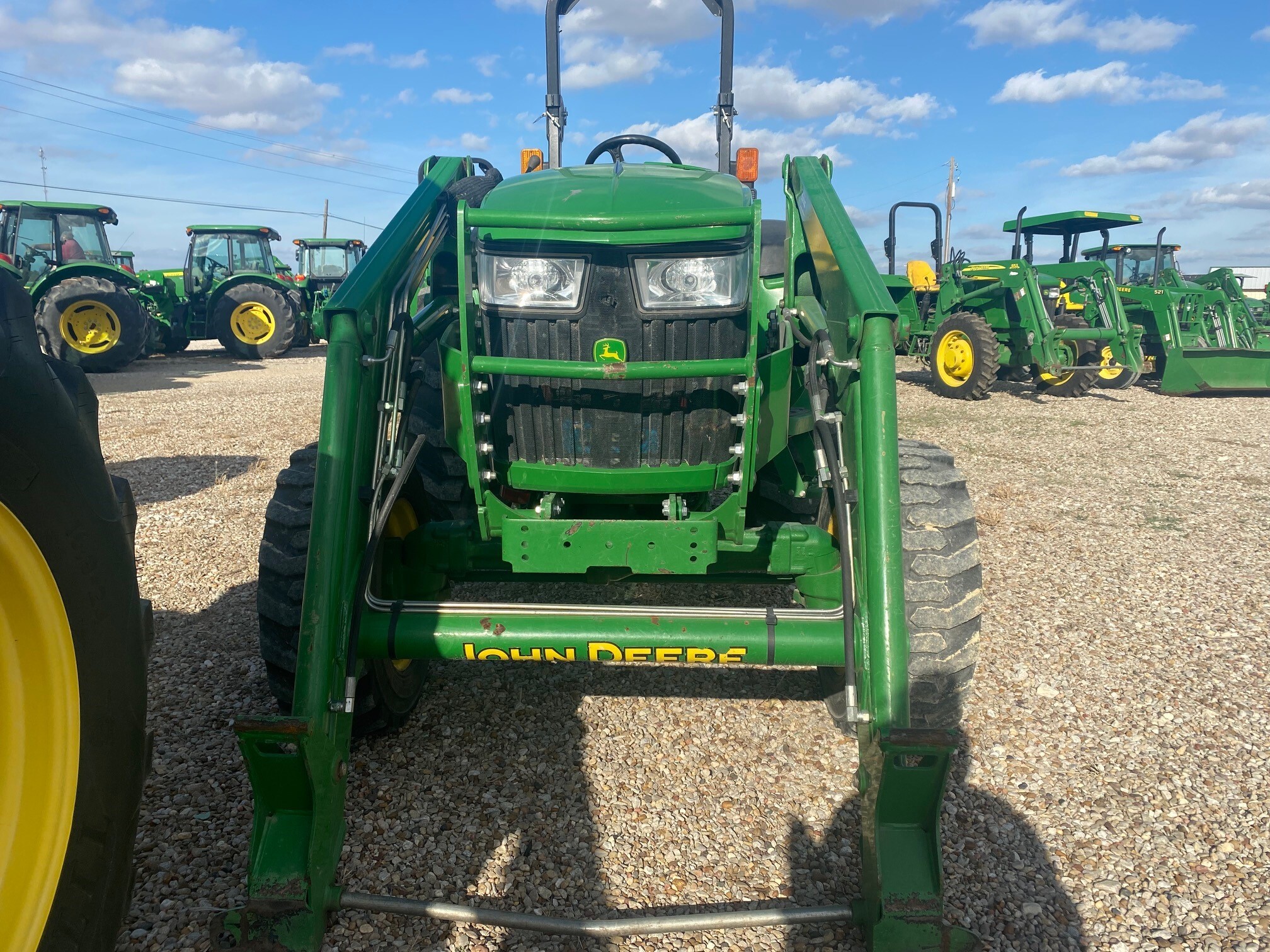 2017 John Deere 4044M Image 2