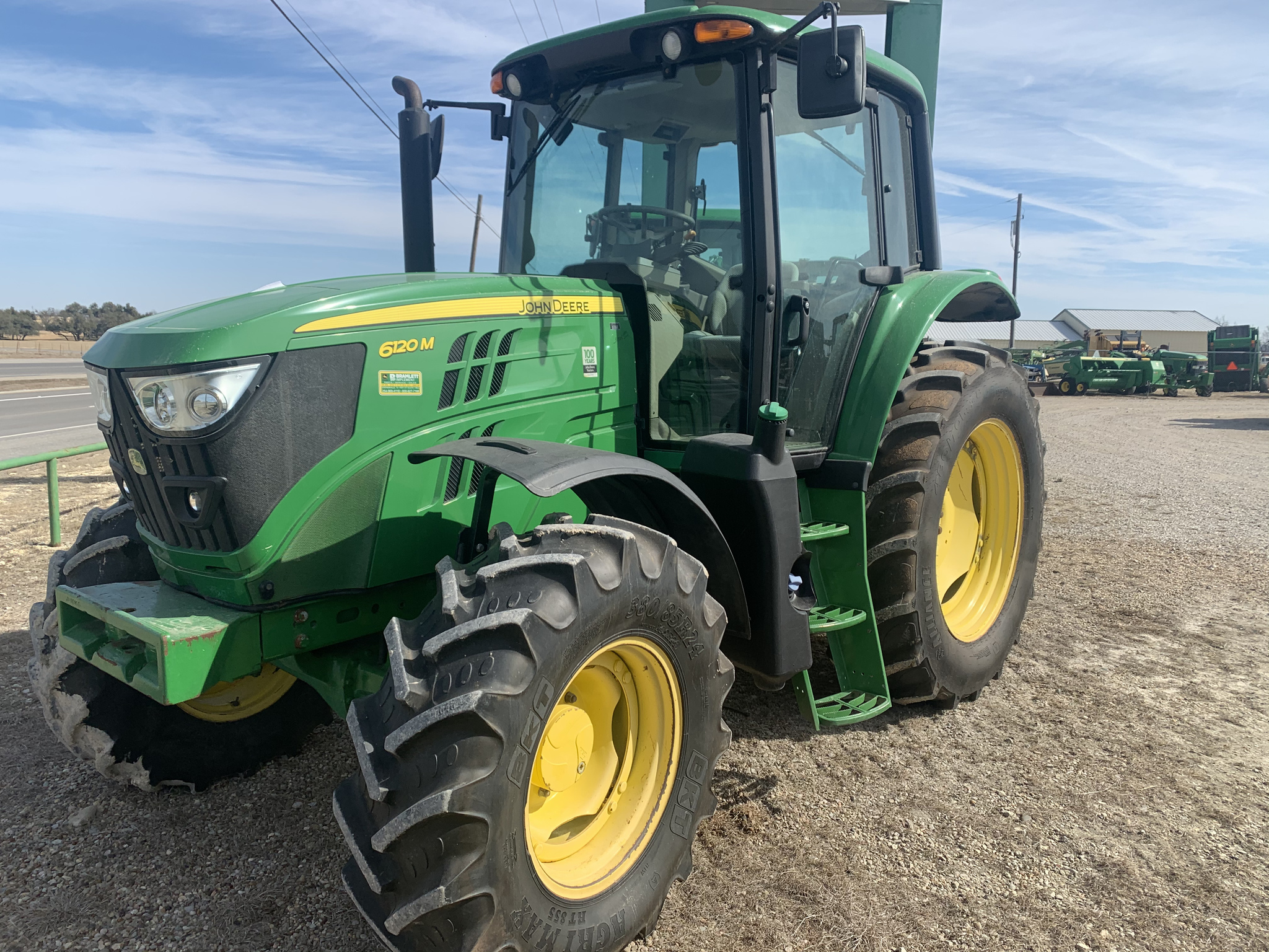 2018 John Deere 6120M Image 1