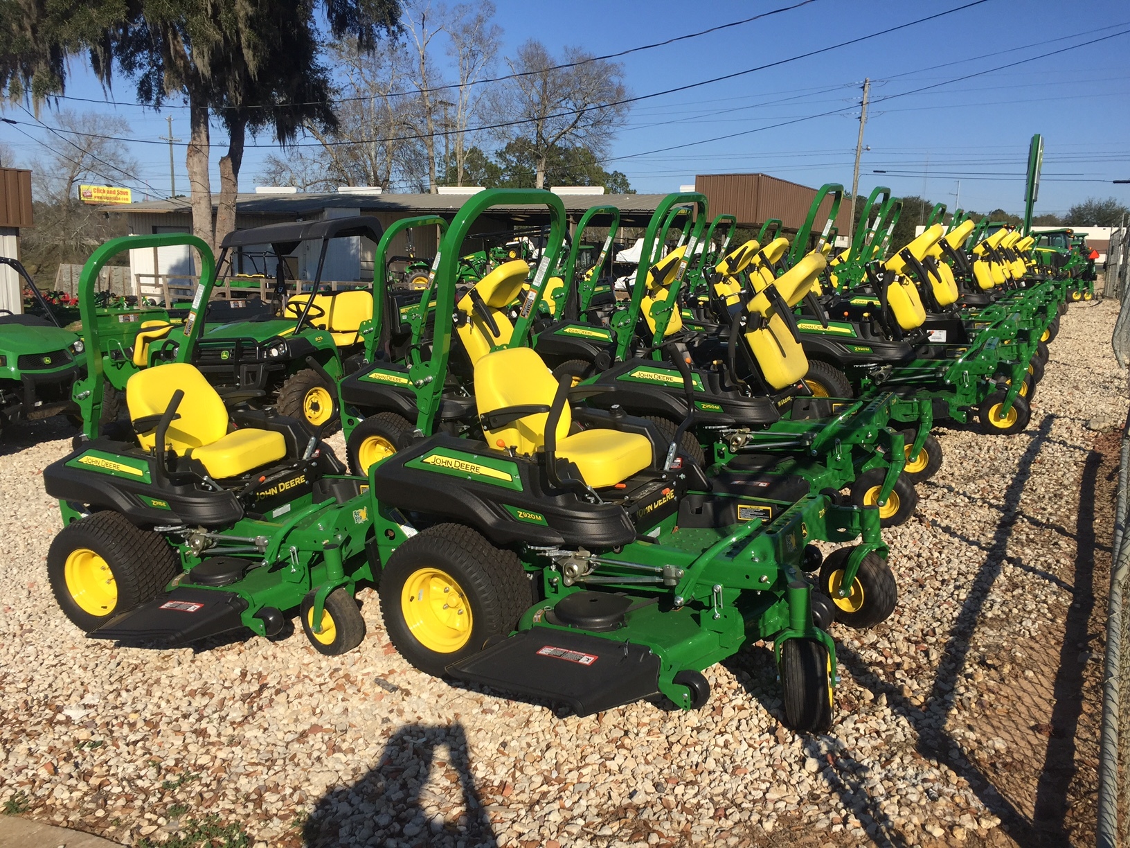 2025 John Deere Z920M Image 1
