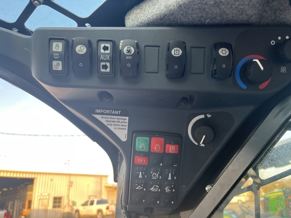 2022 John Deere 333G Photo 8