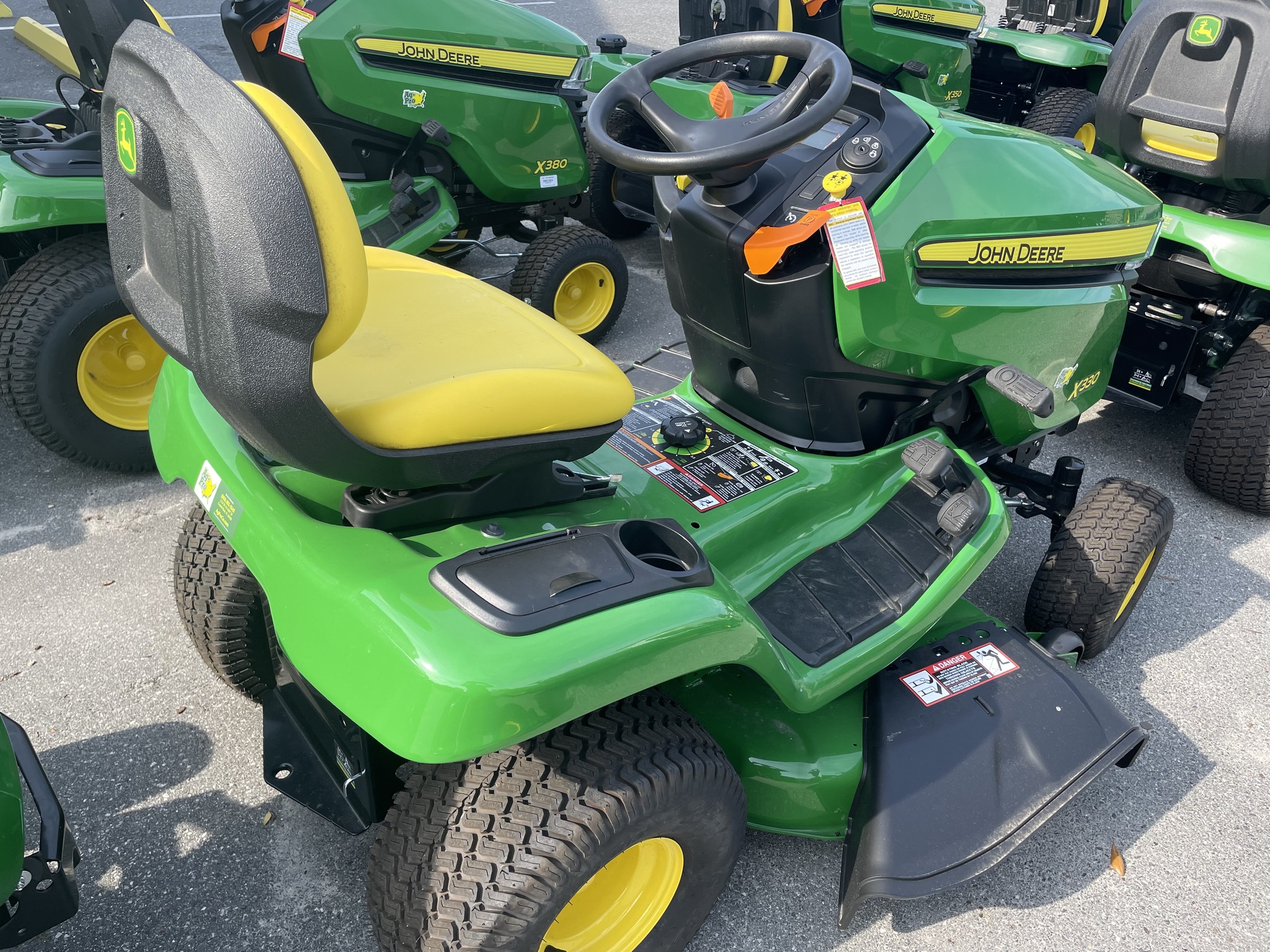 2023 John Deere X330 Image 2