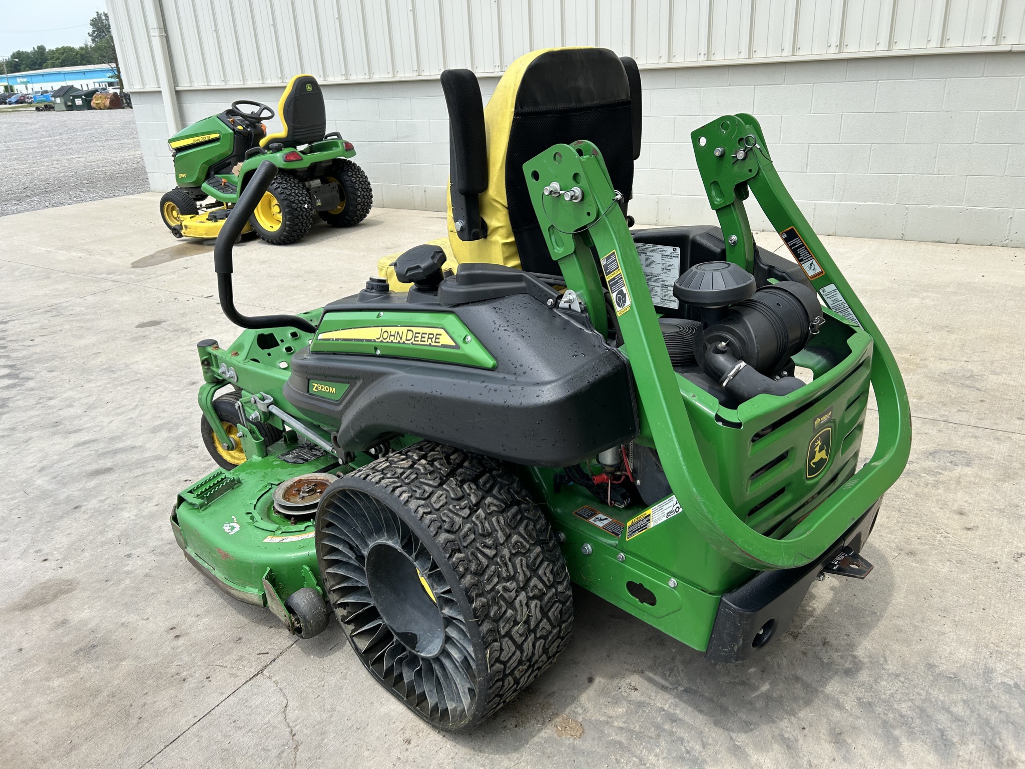2019 John Deere Z920M Image 6