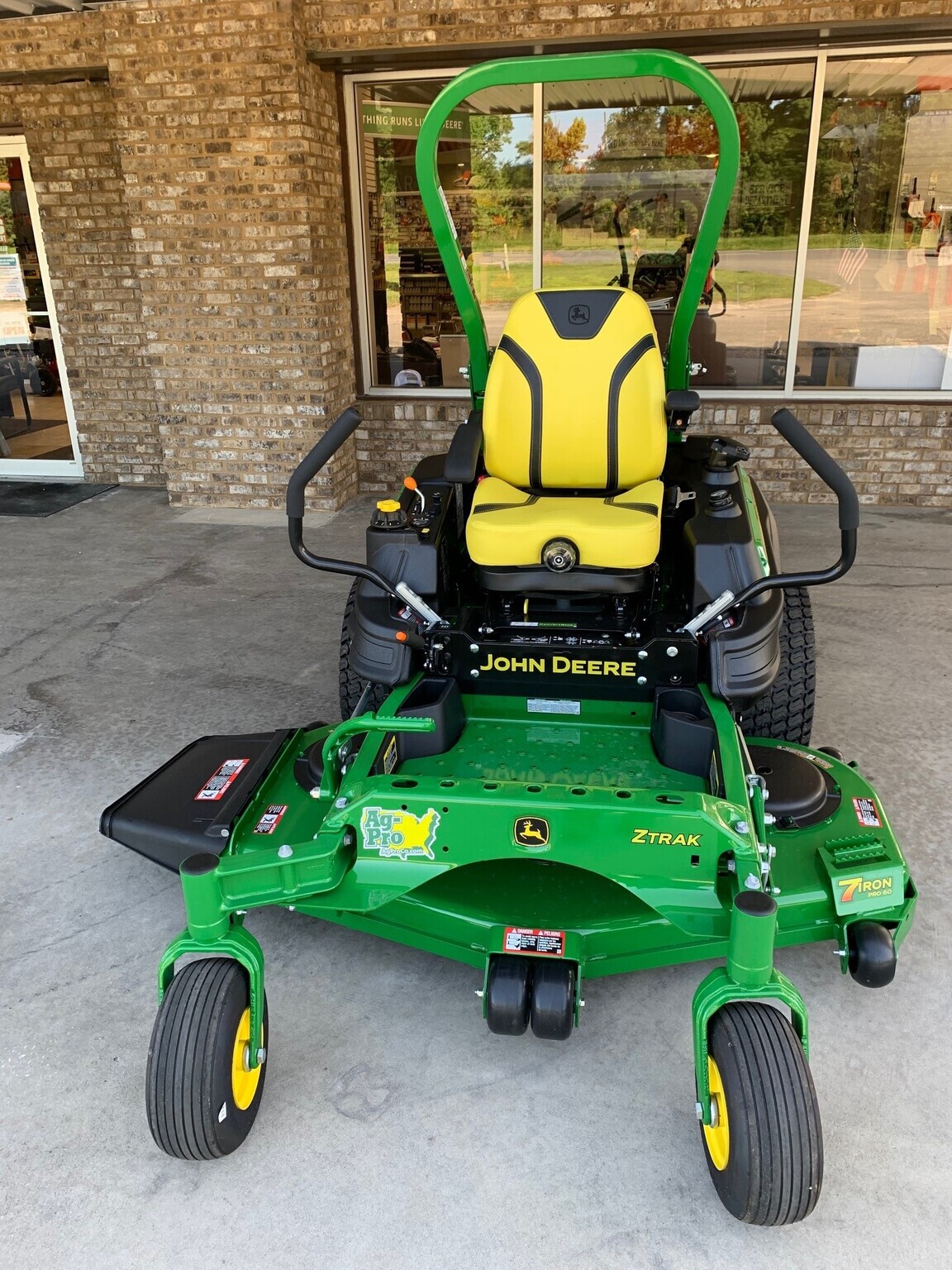 2023 John Deere Z960M Image 2