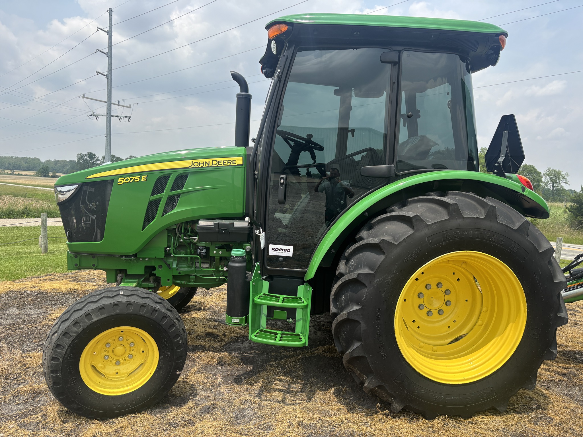 Used 2023 John Deere 5075E Utility Tractors at Koenig Equipment in Richmond, IN - PhotoXL1