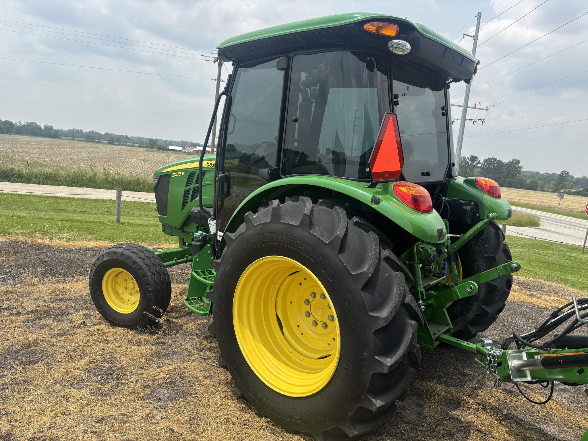 Used 2023 John Deere 5075E Utility Tractors at Koenig Equipment in Richmond, IN - PhotoXL2