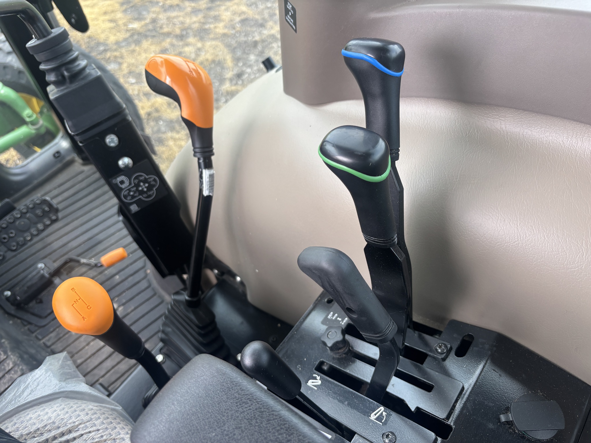 Used 2023 John Deere 5075E Utility Tractors at Koenig Equipment in Richmond, IN - PhotoXL25