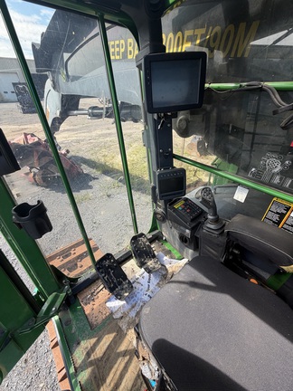2018 John Deere 853MH