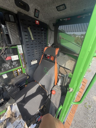 2018 John Deere 853MH