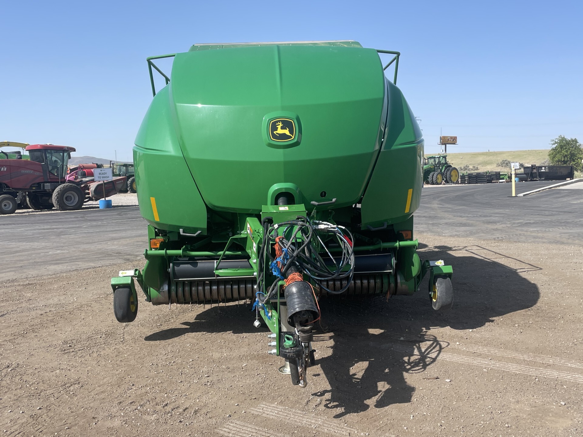 2022 John Deere L341 Image 8