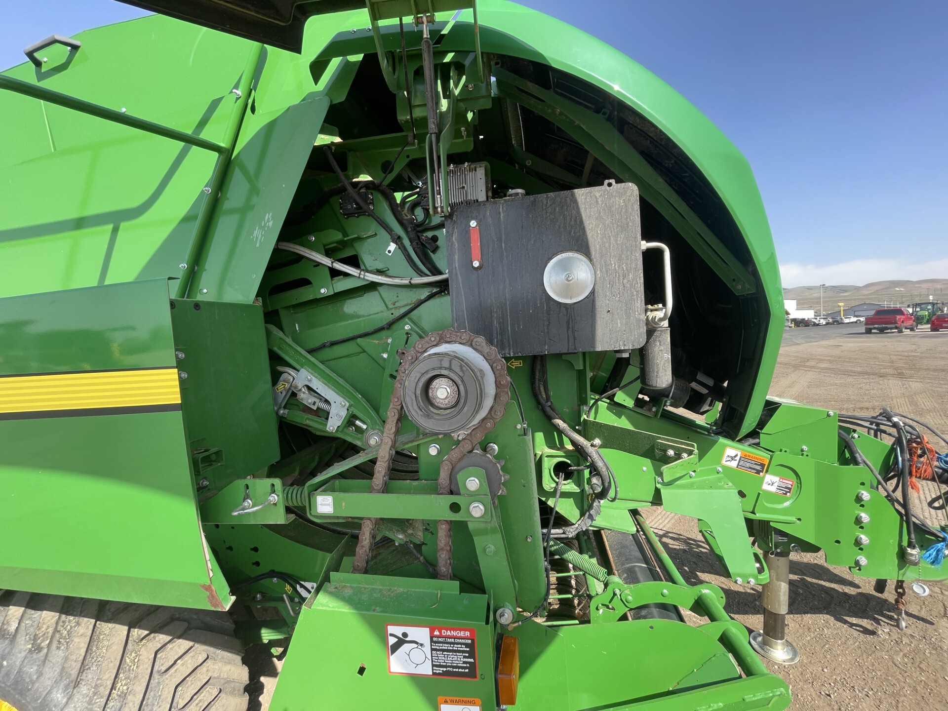 2022 John Deere L341 Image 13