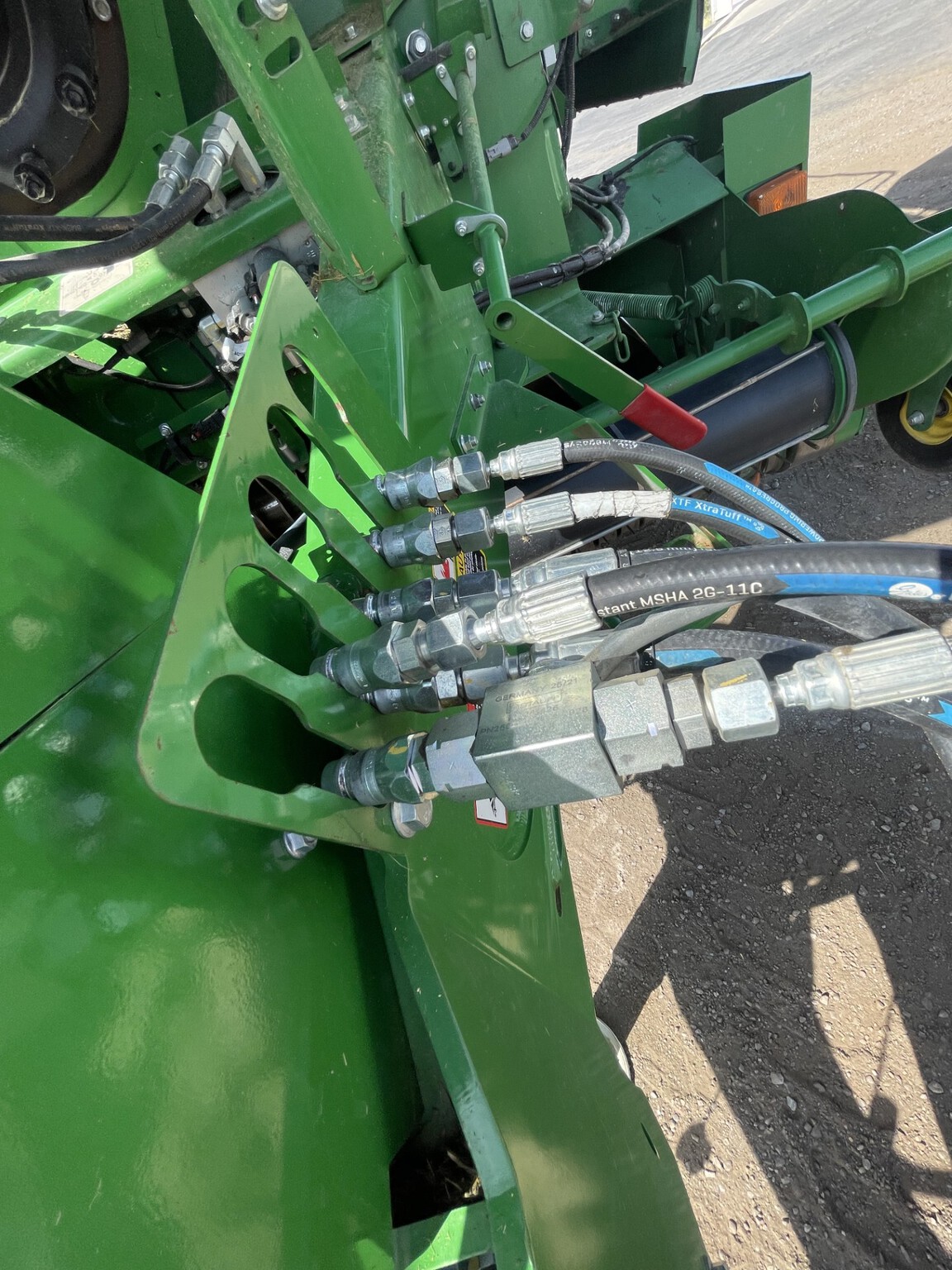 2022 John Deere L341 Image 23