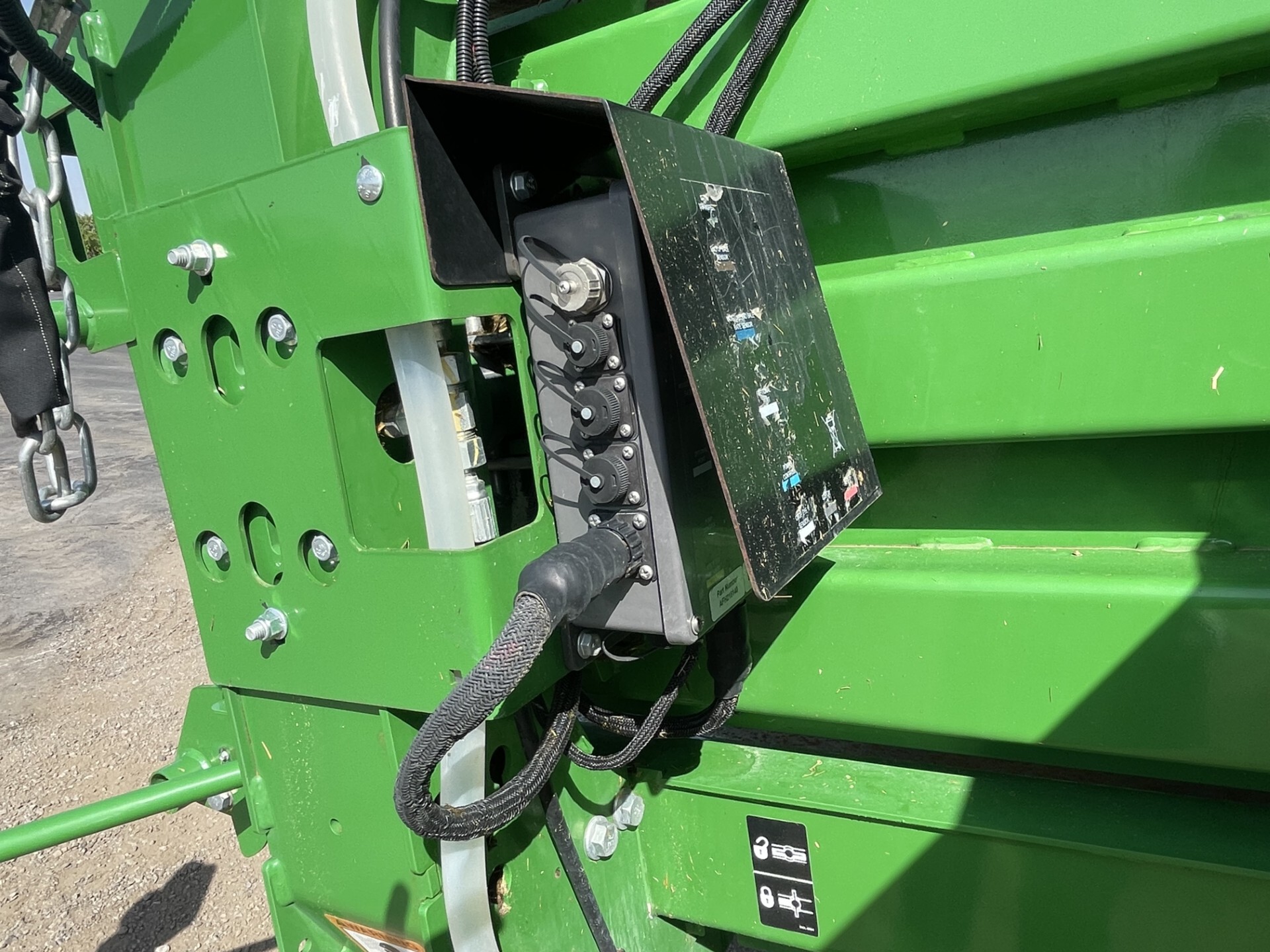 2022 John Deere L341 Image 28