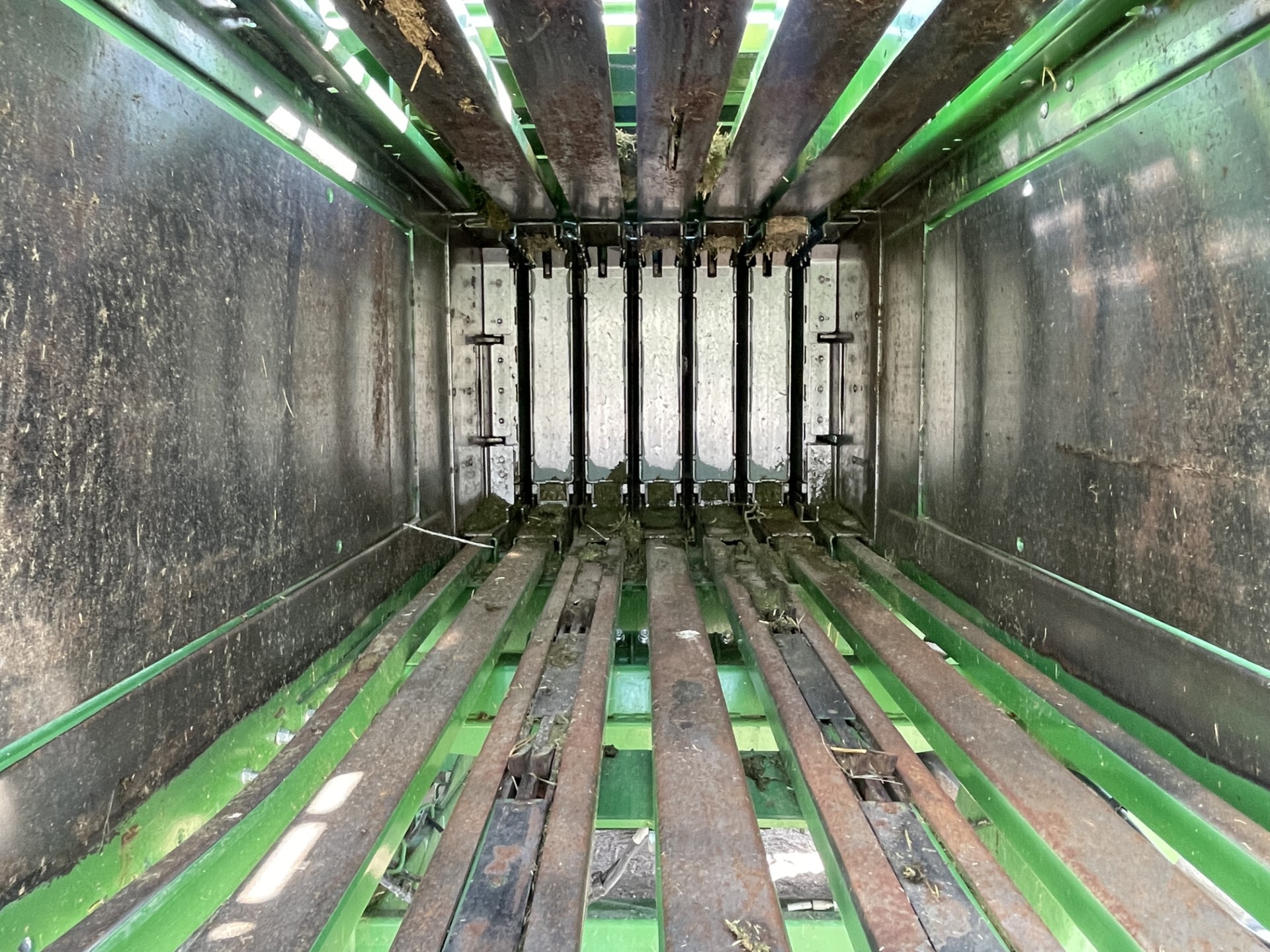 2022 John Deere L341 Image 27